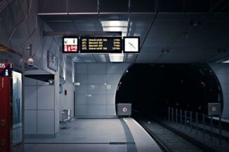 U-Bahn-Station mit elektronischer Abfahrtstafel