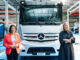 Daimler-Truck-Vorständin Karin Rådström (l.) und die rheinland-pfälzische Wirtschaftministerin Daniela Schmitt beim Startschuss für die Serienproduktion des eActros