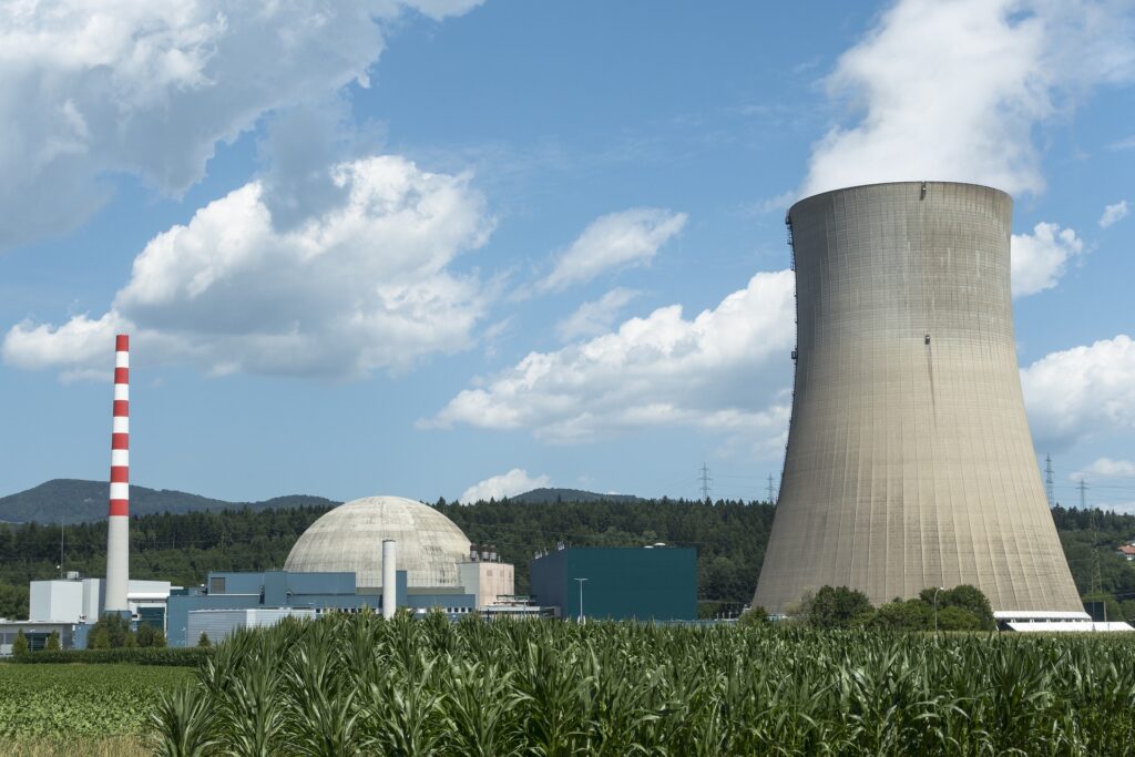 Atomkraftwerk mit Kühlturm
