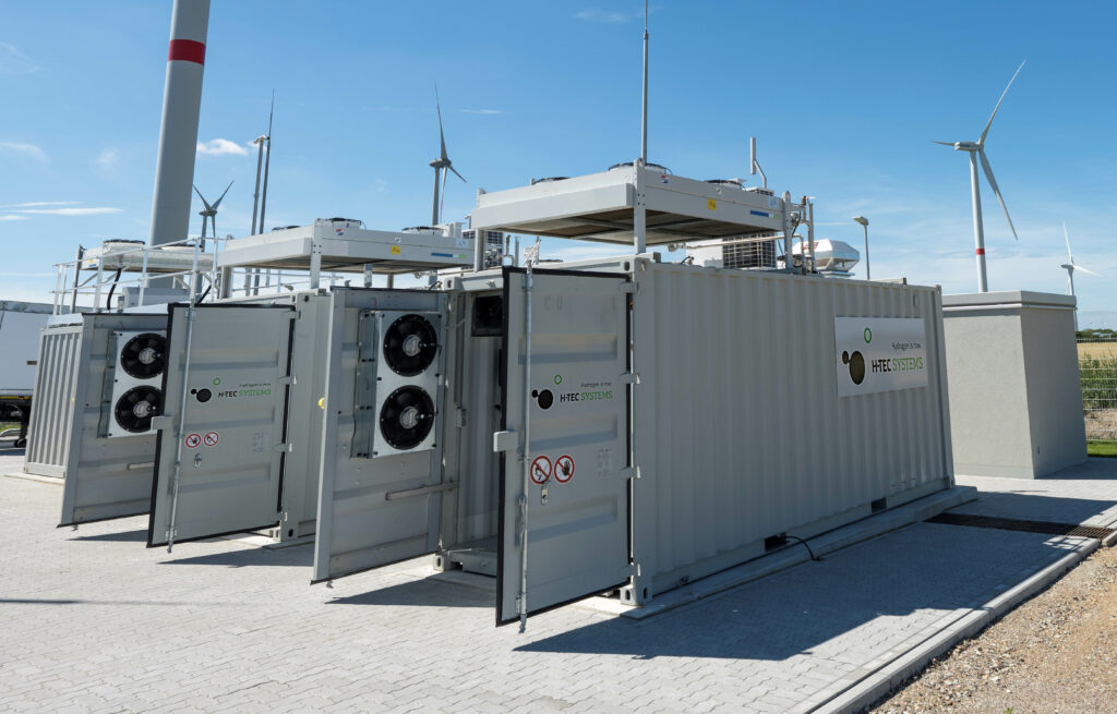 Elektrolyseure in Containern für die Gewinnung von Wasserstoff