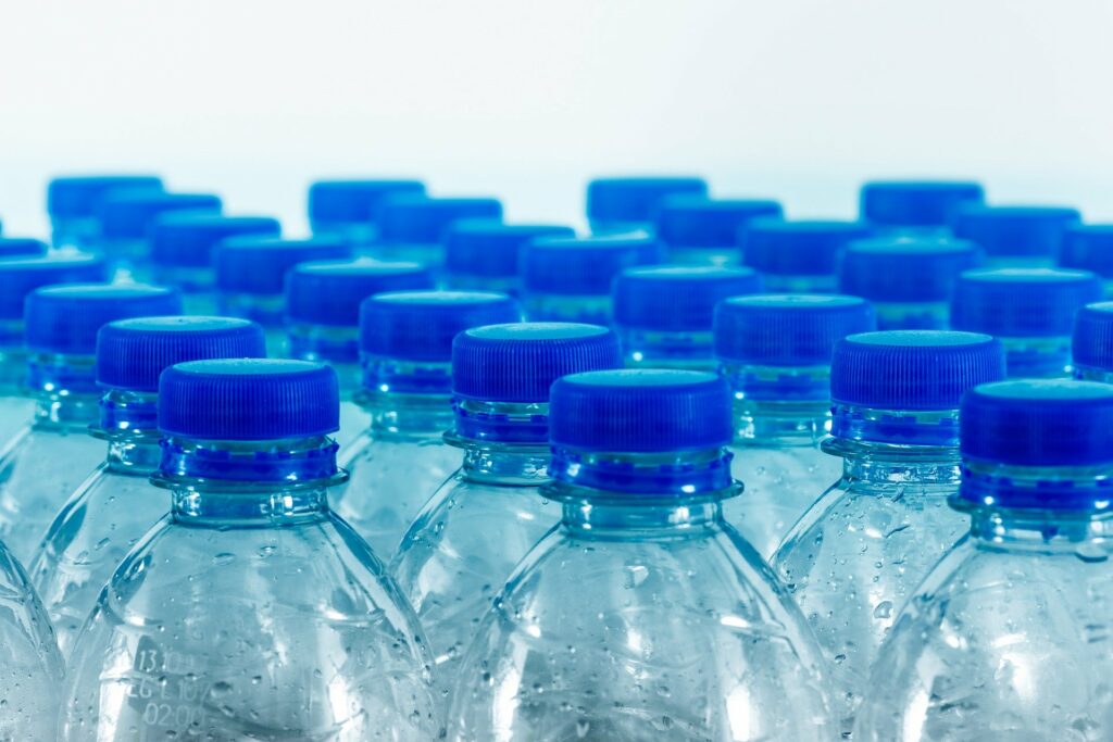 Weichmacher in Plastikflaschen können beim Trinken ins Blut gelangen