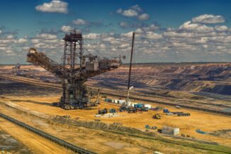 Abbau von Braunkohle im Tagebau Garzweiler - die dreckigste Kohle wird zur nationalen Energiereserve