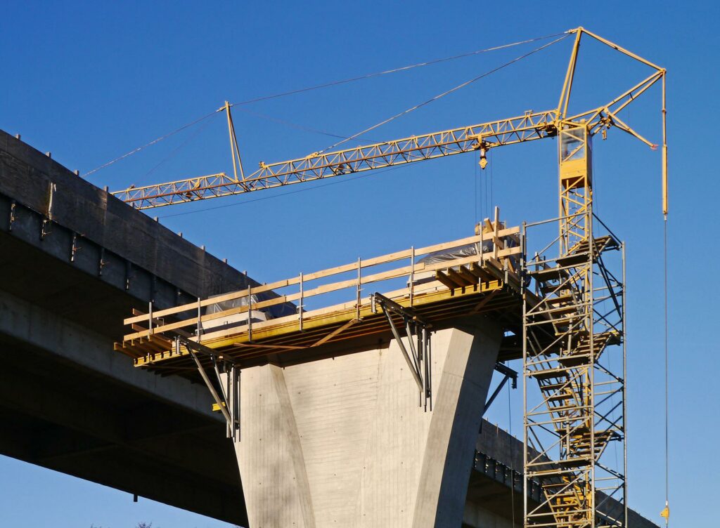 Neubau eines Brückenpfeilers: Eingefangenes CO2 im Beton bremst die Erderhitzung
