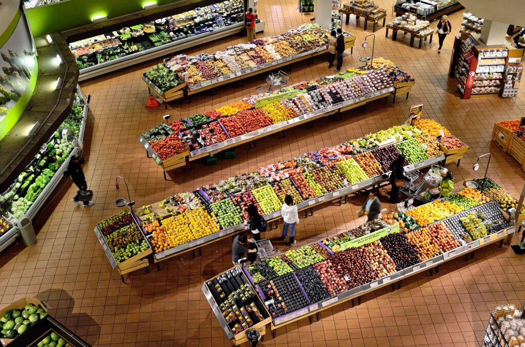 Biokost-Angebot in einem Supermarkt