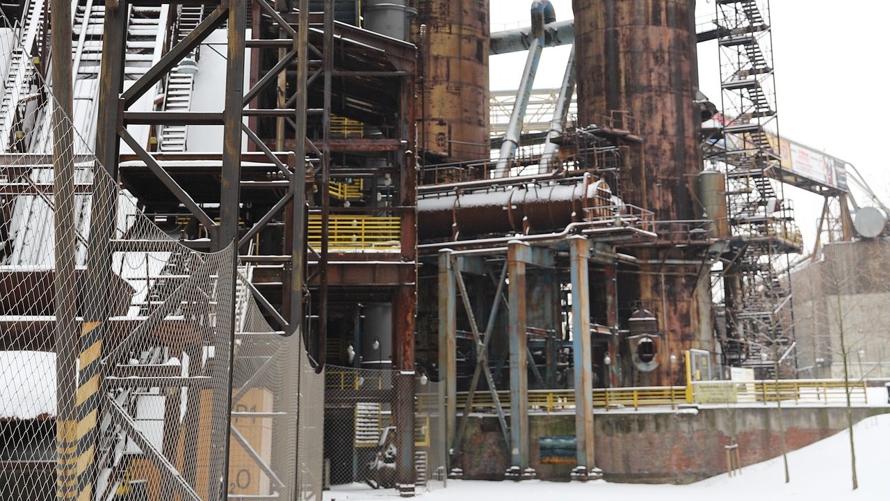ergammmelte Fabrikanlage Wenn der Permafrost geht, bricht alles zusammen (Ladislava Vantuchová/Pixabay)