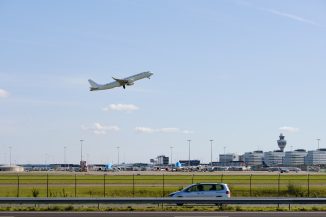 Nachtflugbann und Verbot von Privatjets am Amsterdamer Flughafen Schiphol geplant, hier Start einer Maschine