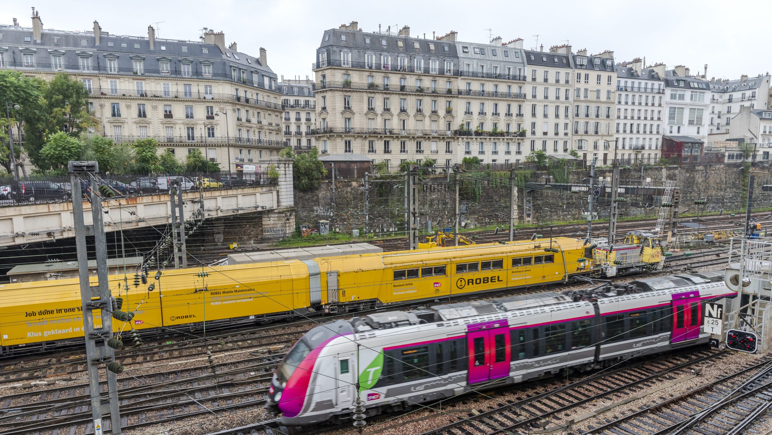 Bahngelände in Paris SNCF will sich selbst mit Strom versorgen (Foto: SNCF)