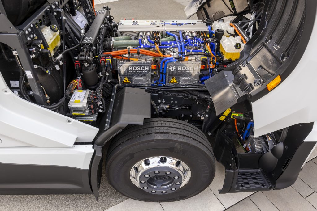 Iveco-Sattelzugmaschine mit Brennstoffzellen-Antrieb: Erste Wasserstoff-Lkw für Europa