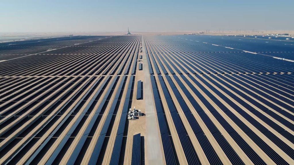 Muhammad-bin-Raschid-Al-Maktum-Solarpark im Emirat Dubai: Weltgrößtes Solarkraftwerk soll einmal 350 000 Haushalte mit Strom versorgen (Foto: Government Dubai)