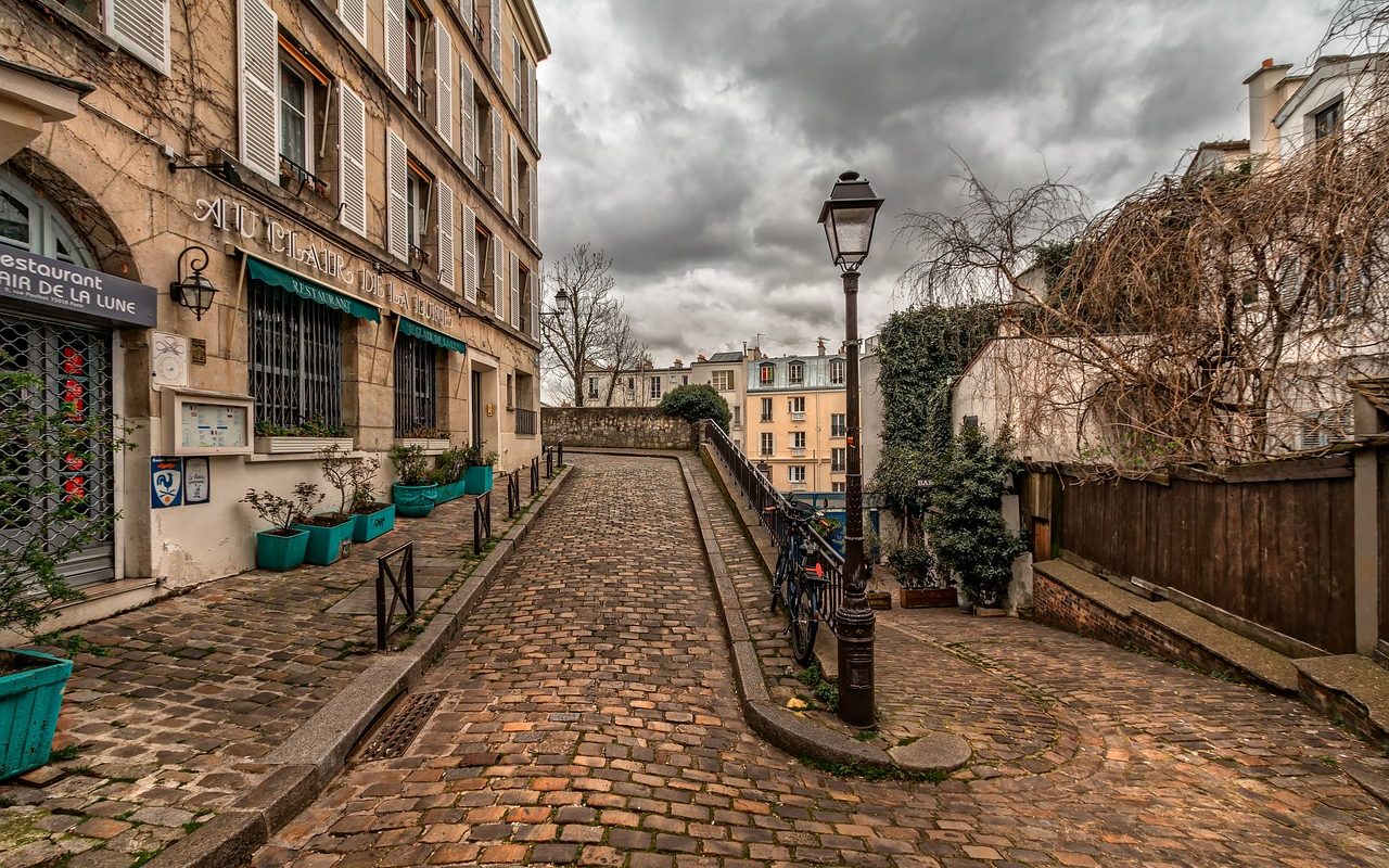 Verkehrsberuhigte Straße in Paris Sozialistische Bürgermeisterin will die Straßen der Stadt den Menschen zurückgeben (edmondlafoto/Pixabay)