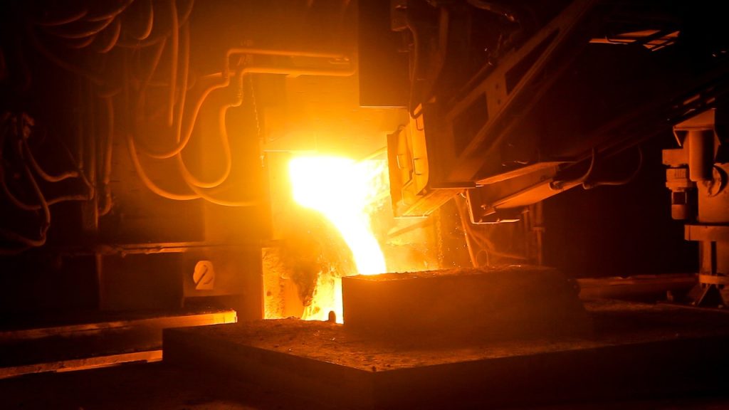 CO2-Schleuder Stahlproduktion: In Salzgitter wird erstmals in Deutschland mit Hilfe von Wasserstoff grüner Stahl erzeugt (Foto: zephylwer0 / pixabay)