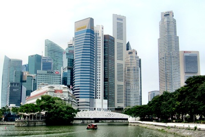 Finanzmeile in Singapur Banken versprachen das Blaue vom Himmel (M. Hermsdorf/Pixelio.de)